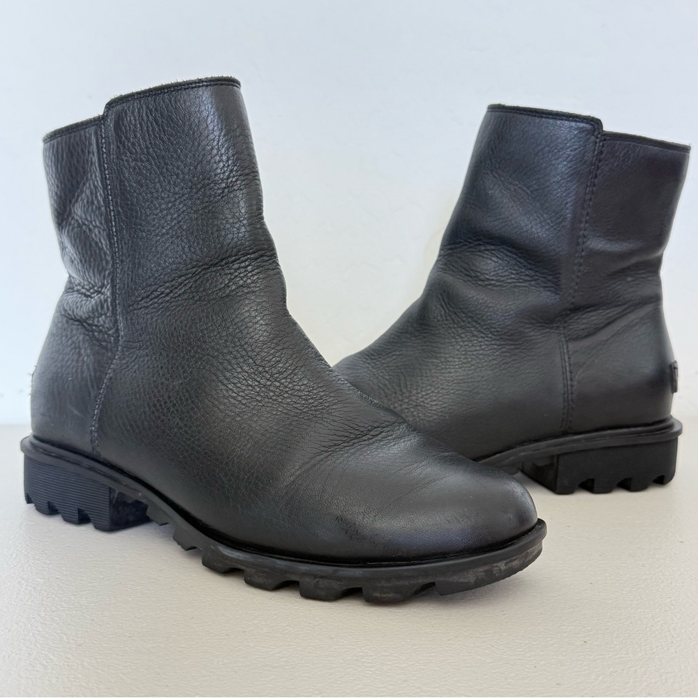SOREL Phoenix Waterproof Black Pebbled Leather Zip Boot Women’s Size 9